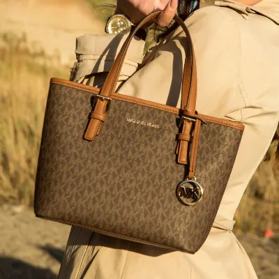 Štýlové dámske kabelky a tašky